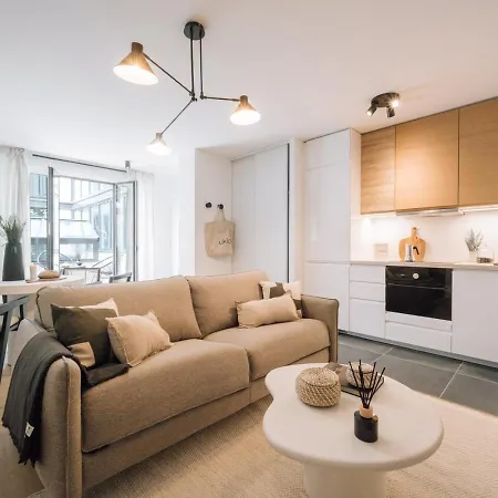 Bastille - 1 Et Terrasse A Pere-lachaise Daire