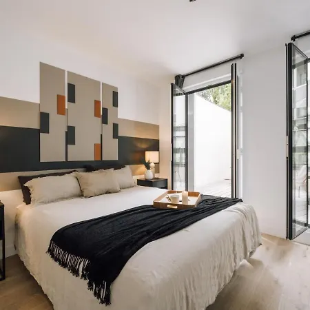 Bastille - 1 Et Terrasse A Pere-lachaise